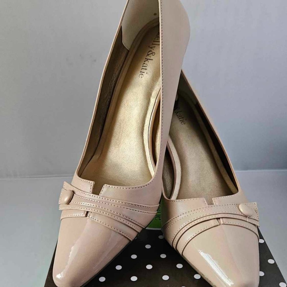 Kelly & Katie Keena Taupe Heels 10M